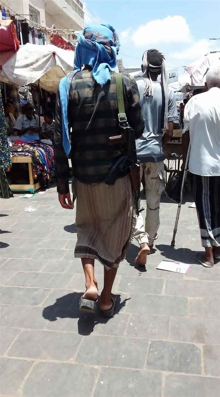 دعوات لضبط حمل السلاح في عدن