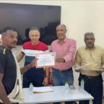 مدير عام المعلا يكرم فريق الصرف الصحي بالمديرية