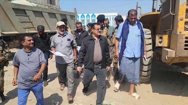 اخبار عدن – مدير عام المنصورة يطلق مشروع إنهاء تجهيز مكاتب السلطة التنفيذية المحلية في المديرية