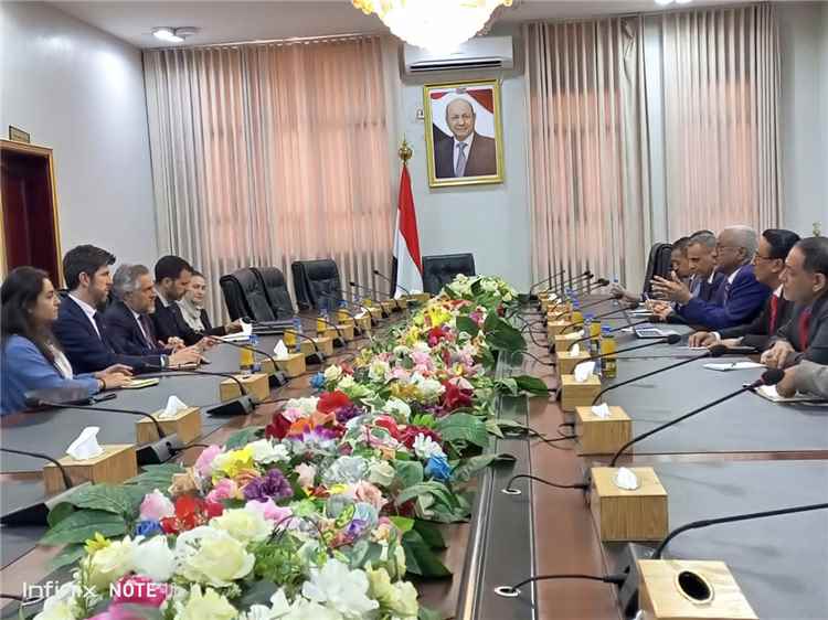 وزارة الإدارة المحلية تبحث مع بعثة الاتحاد الأوروبي سبل دعم وتمكين السلطات المحلية في اليمن
