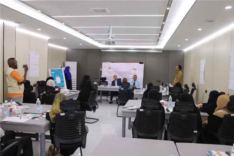 وزارة التربية والتعليم بعدن تقيم دورة تدريبية حول أساليب التقويم الحديثة في الممارسة التعليمية