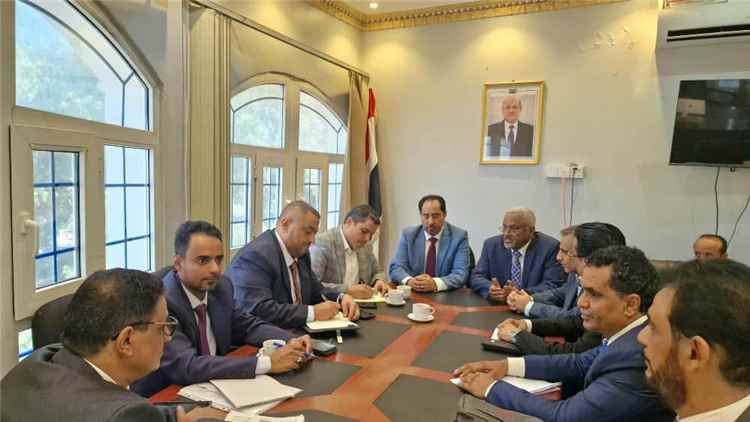 اخبار عدن – وزارتي الإدارة المحلية والفئة الناشئة والرياضة تناقشان مراجعة عائدات السلطة التنفيذية المحلية
