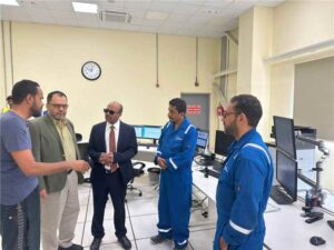 اخبار عدن – وزراء الكهرباء والنفط يتفقدون محطة القائد بعد انقطاع غير مبرر مرتين خلال أربعة أيام