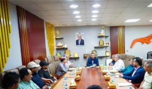 اخبار عدن – وزير الدولة محافظ عدن يحدد خطوات لتحسين الأداء الإداري والميداني للمدينة