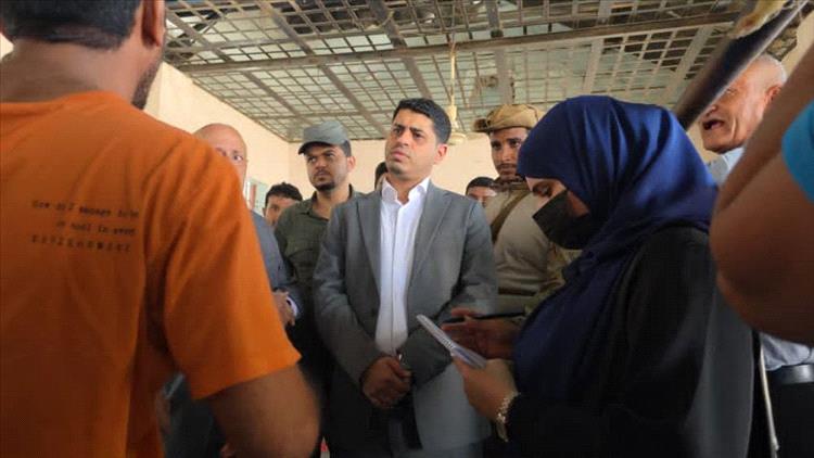 اخبار عدن – وزير حقوق الإنسان يتفقد أحوال السجناء في السجن المركزي بعدن