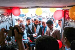 اخبار وردت الآن – محافظ أبين ورئيس الجامعة يطلقان مشروع تطوير سكن الدعاات في الجامعة