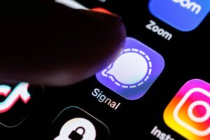 المخترقون يحاولون سرقة نسخ احتياطية لمستخدمي Signal في موجة جديدة من هجمات التصيد الاحتيالي