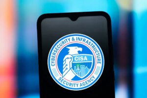 الوكالة الأمريكية للأمن السيبراني CISA تكشف عن كميات هائلة من كلمات المرور ومفاتيح السحابة على الويب المفتوح