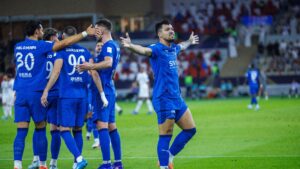 بعدما عكر الهلال احتفال نجم الخليج.. العمري: هل شاهدتم مانشستر سيتي؟ | كووورة