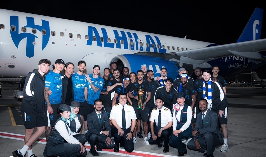بونو يتوج رفقة نادي الهلال بكأس خادم الحرمين الشريفين