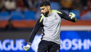 حارس القادسية يتواجد في مقر إقامة بعثة الهلال.. ما السبب وراء ذلك؟