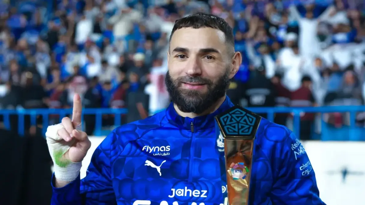 زلزال في روشن! الهلال يحسم موقفه النهائي بخصوص كريم بنزيما.. و3 أسباب فنية ومالية تقلب الموازين!