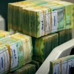 عاجل: أسعار صرف الدولار والسعودي اليوم تثير صدمة في اليمن - تعرف على الفارق الكبير بين عدن وصنعاء!