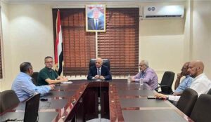 عدن: وزير المياه والبيئة يلتقي بممثلين عن شركة (A2Z) لبحث تحسين أنظمة المعلومات الرقمية