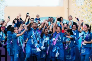 لمياء بن بهيان تحتفل بتتويج ناشئات الهلال بلقب الدوري
