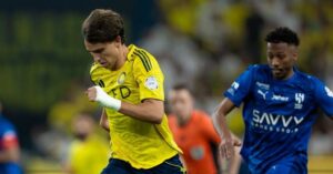 مباراة كرة قدم حية: النصر 1-0 الهلال – رونالدو يقترب من تسجيل هدف مذهل.