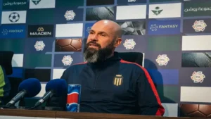 مدرب الخليج ينبه: الهلال سيكون في ذروته بعد انيوزصار القادسية على النصر… وإليك استراتيجيته السرية للبقاء في المنافسة!