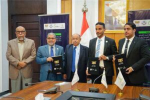 اخبار المناطق – الخنبشي يشرف على توقيع اتفاقية برنامج كفاءة لتمكين خريجي جامعة حضرموت في القطاع.