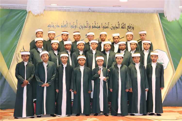 جامعة الأحقاف تحتفي بخريجي الدفعة الخامسة