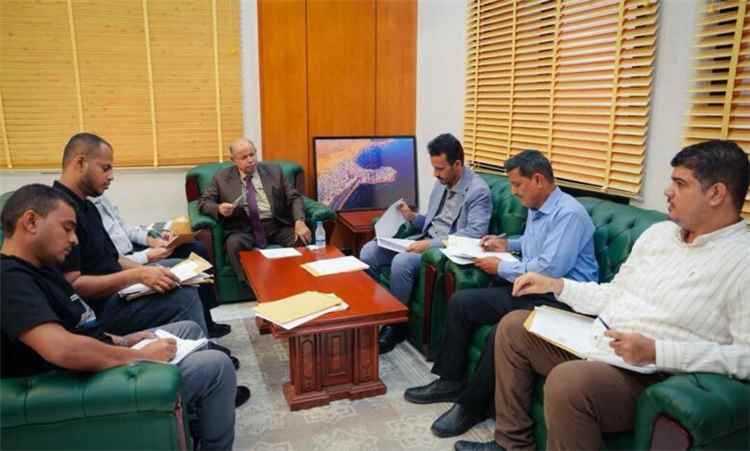 لجنة المناقصات بحضرموت تُقر مشروعاً للطاقة الشمسية