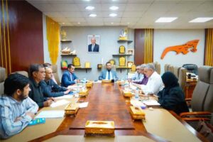 اخبار عدن – اجتماع في عدن يتناول مجموعة من المشاريع في مجالات المياه، والصرف الصحي، والتحسين، والطرق.