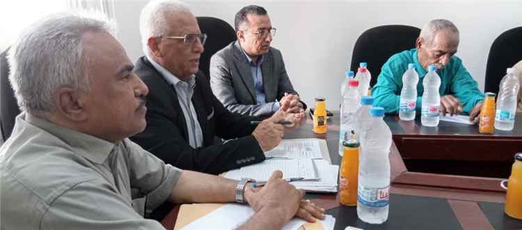 اخبار عدن – اللجنة المشتركة لمراجعة المكاتب التنفيذية في عدن تناقش التحديات وتقارير مكتب المنظومة التعليمية