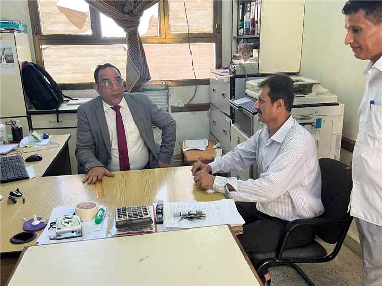 اخبار عدن – رئيس الجهاز التنفيذي يزور كلية المواطنون عدن لتقييم مستوى الانضباط الوظيفي