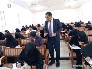 اخبار عدن – عميد كلية اللغات والترجمة بجامعة عدن يتابع تقدم الامتحانات ويشدد على استعداد الكلية