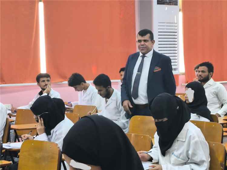 اخبار عدن – في إطار أكاديمي منظم.. كلية طب الأسنان بجامعة عدن تبدأ اختبارات الفصل الثاني.