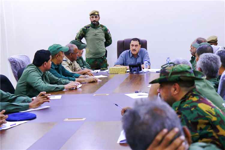 مدير أمن عدن يوجه بتنفيذ قرارات اللجنة الأمنية ويؤكد رفع الجاهزية والانضباط