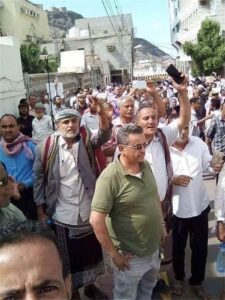 اخبار عدن – مدعا بإعادة تقييم رواتب المعلمين وتحسين مستوى حياتهم المعيشية