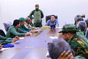 اخبار عدن – مدير أمن عدن يجتمع بقيادات الشرطة لتأكيد تطبيق قرارات اللجنة الأمنية