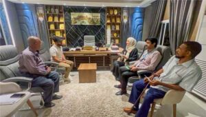 اخبار عدن – مدير صيرة ومنظمة الرعاية الطبية العالمية يستعرضان طرق زيادة الوعي الصحي وتقليل انتشار الأمراض.