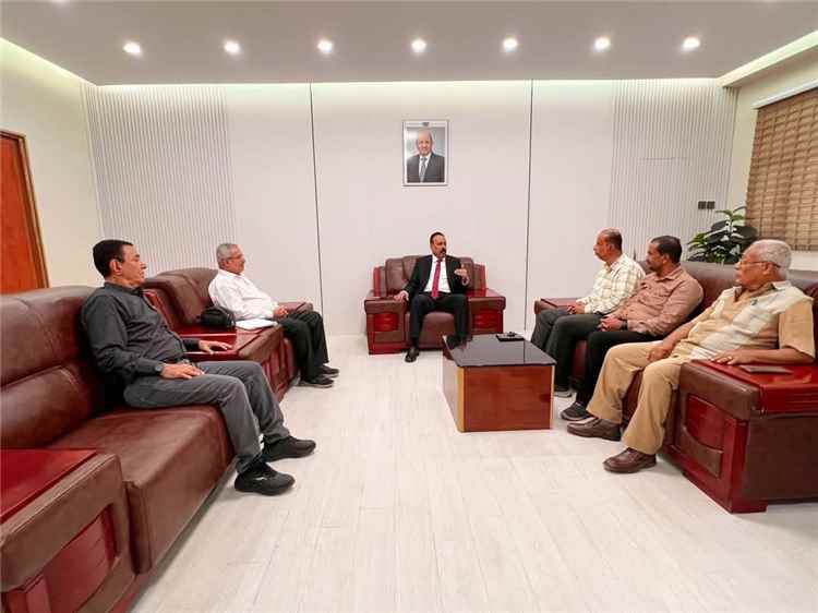 اخبار عدن – وزير الأشغال يراجع مشاريع الطرق والتوسع العمراني في أبين.