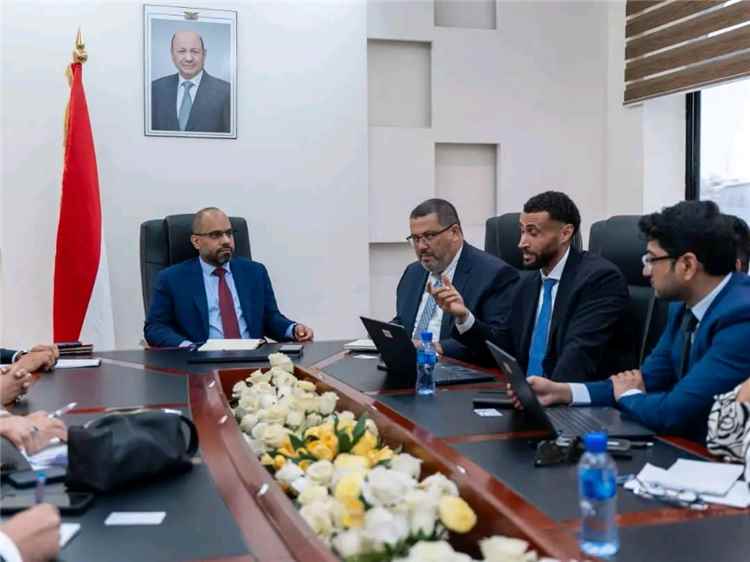 اخبار عدن – وزير الاتصالات يناقش مع وفد المؤسسة المالية الدولي أولويات الرقمنة ودعم تطوير البنية التحتية