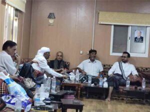 اخبار عدن – وزير الخدمة المدنية والتأمينات سالم العولقي يقوم بزيارة لوكيل الجهاز المركزي لأمن الدولة