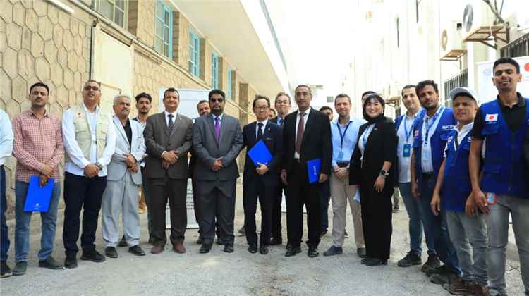 اخبار عدن – وزير المنظومة التعليمية الفني يستعرض المشاريع الممولة من السلطة التنفيذية بحضور السفير الياباني
