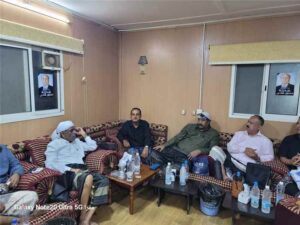 اخبار عدن – وزير النقل يلتقي وكيل الجهاز المركزي لأمن الدولة اللواء محمد جميع الخضر في منزله