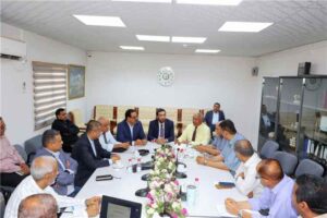 اخبار عدن – وكيل وزارة النفط يراجع أداء العمل والانضباط في شركة مصافي عدن
