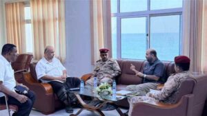 اخبار وردت الآن – اجتماع في المكلا يستعرض تنظيم أنشطة قوارب الصيد التقليدي (العباري) وإعادة تأهيل البنية التحتية