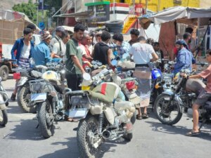تعز: توقف عمل محطات الوقود يؤدي إلى ازدهار السوق السوداء مع احتجاز الشاحنات – شاشوف