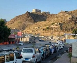 تعز في وضع مضطرب.. أزمات الوقود والمياه تزيد من استياء المواطنين وتعقد مشكلة الخدمات – شاشوف