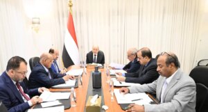 حكومة عدن تتلقى 285 مليون دولار من البنك الدولي: هل هي شراكة جديدة أم وسيلة لفرض أجندات اقتصادية جديدة؟ – شاشوف