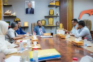 عدن: المحافظ شيخ يتولى رئاسة اجتماع لبحث المشاريع الخدمية في العاصمة