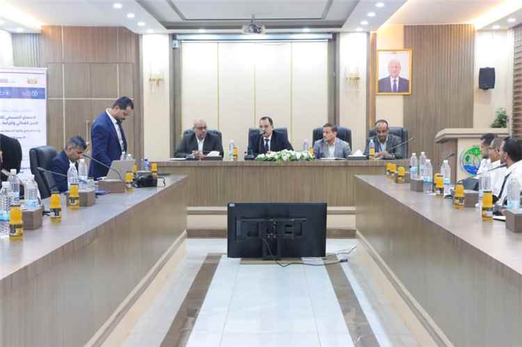 عدن: الوزير السقطري يرأس الاجتماع التنسيقي لكتلة الاستقرار الغذائي والزراعة في المدينة