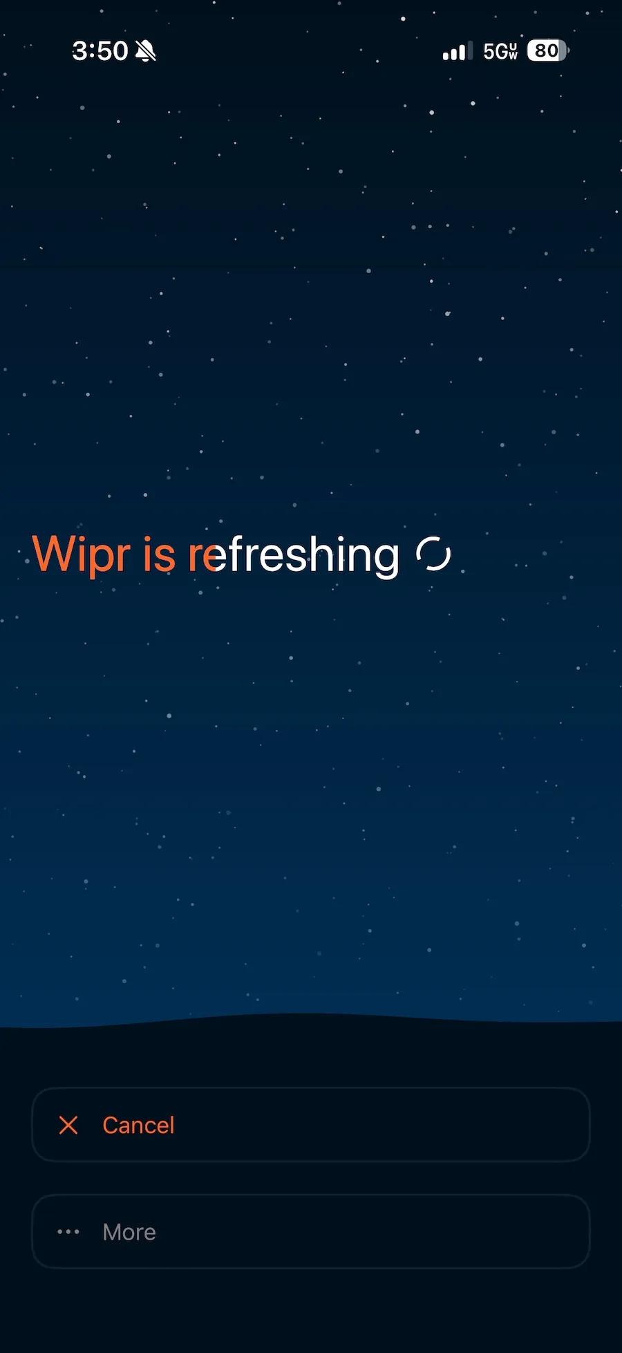 لقطة شاشة لتطبيق Wipr على iOS يحدث، مع عبارة: "Wipr في تجديد" على الشاشة