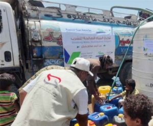 محافظة الحديدة: إنهاء مشروع توزيع 480 صهريج مياه في حيس والخوخة