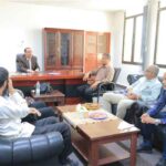 نائب وزير التعليم الفني يتفقد مستوى الانضباط الوظيفي بديوان الوزارة في عدن