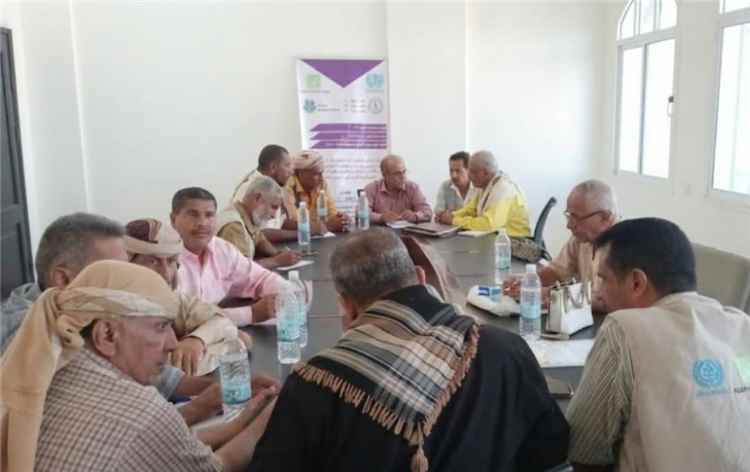 السلطة المحلية بمديرية تبن بلحج تناقش مع مؤسسة العون للاستجابة والتنمية مشروع التقييم الشامل للاحتياجات