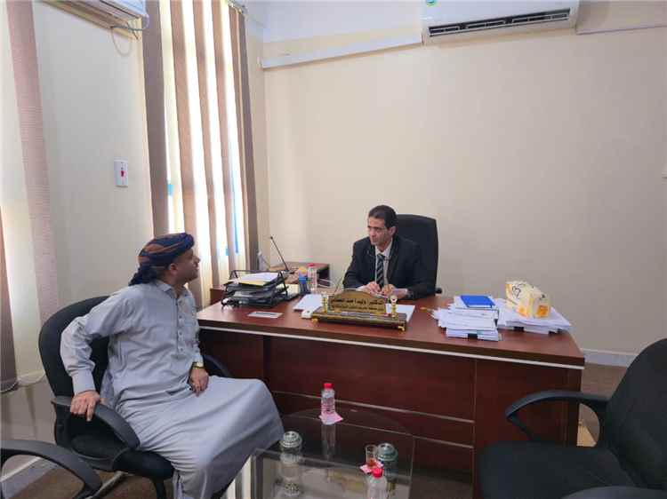 العطاس يبحث مع المدير العام للإدارة العامة للواجبات الزكوية بساحل حضرموت تعزيز الأداء وتطوير آليات التحصيل
